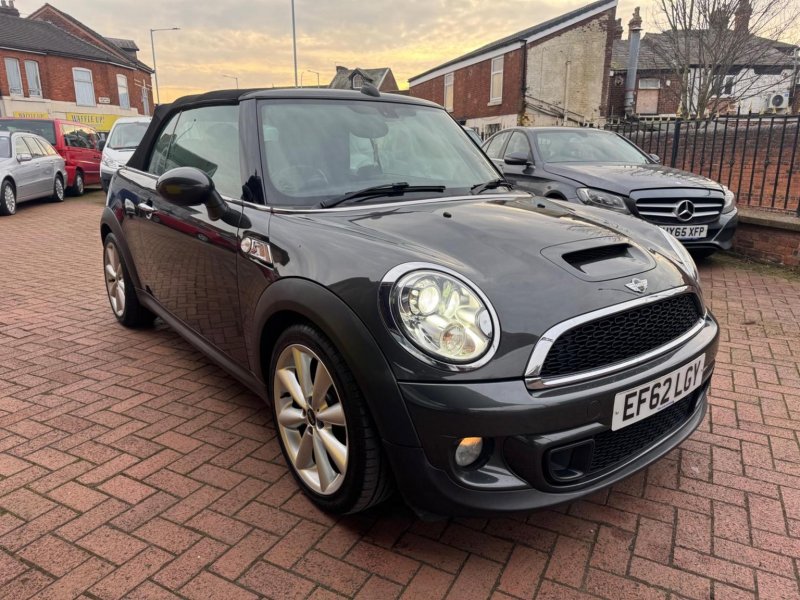 MINI CONVERTIBLE 2.0 Cooper SD Euro 5 (s/s) 2dr